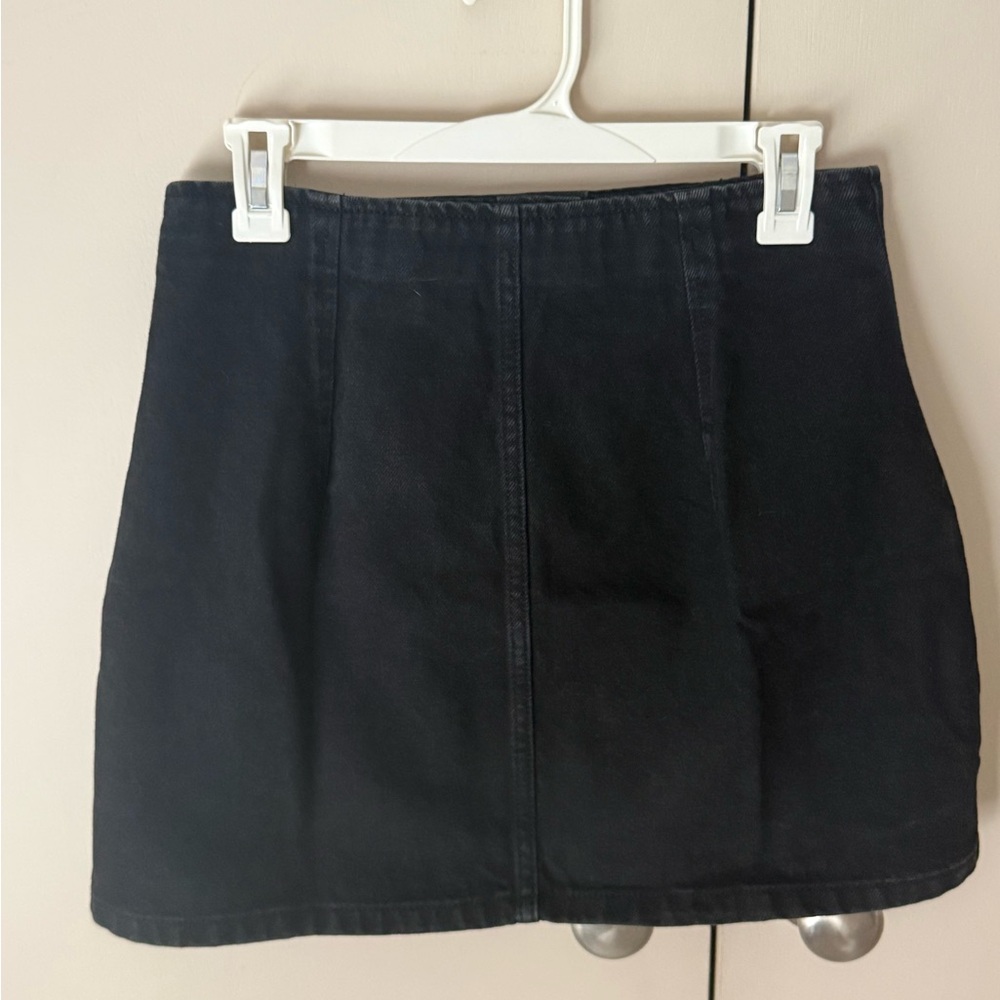 Topshop MOTO Womens Black Skirt Sz 8 Pleated Embroidered Floral Mini Black Denim - Picture 2 of 5
